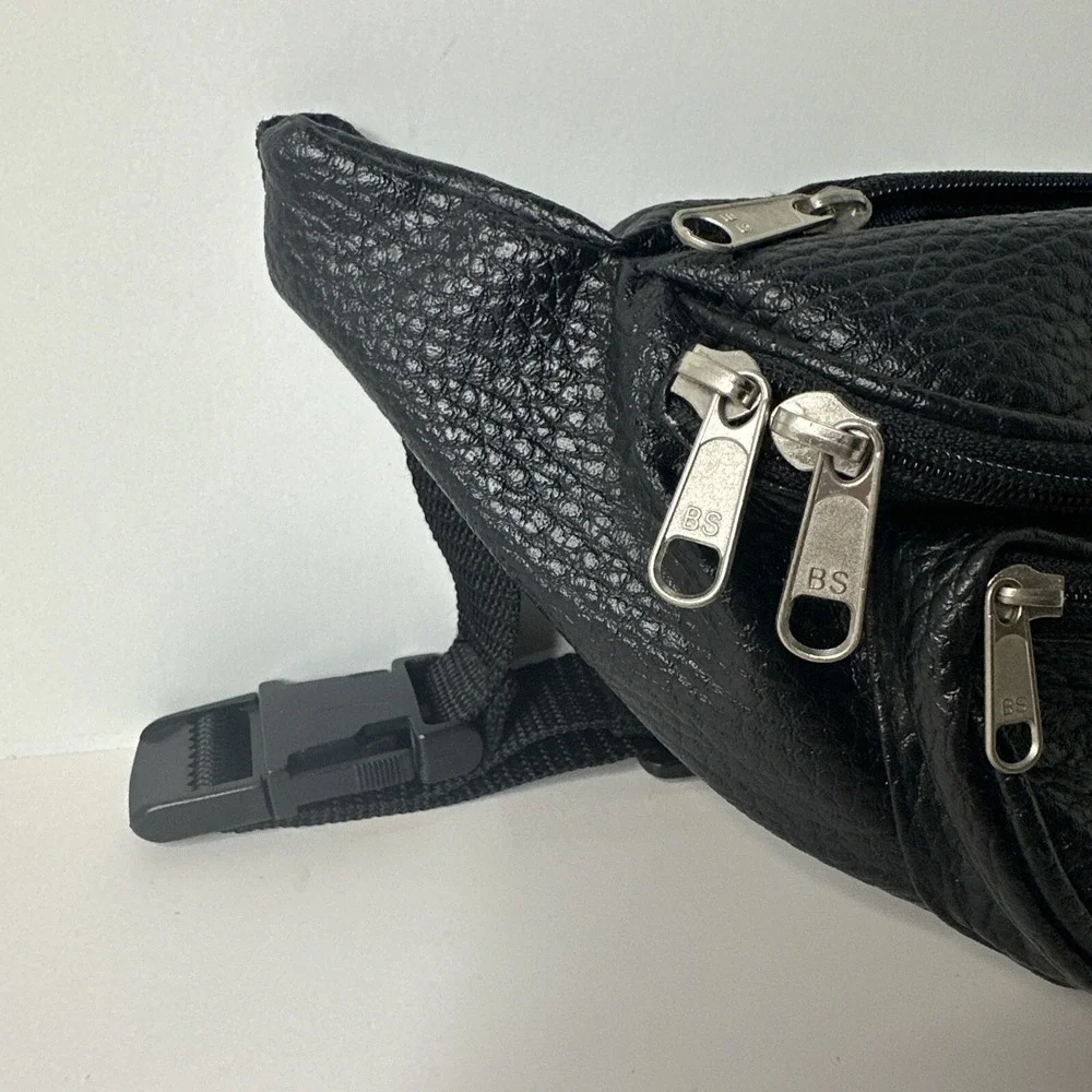 Vintage B'KLYN New York Fanny Pack‎ -  Black Nylon. Very Nice Condition.